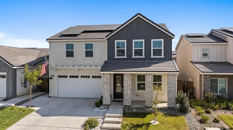 153 S Boulder Dr, Madera, CA 93636 listing