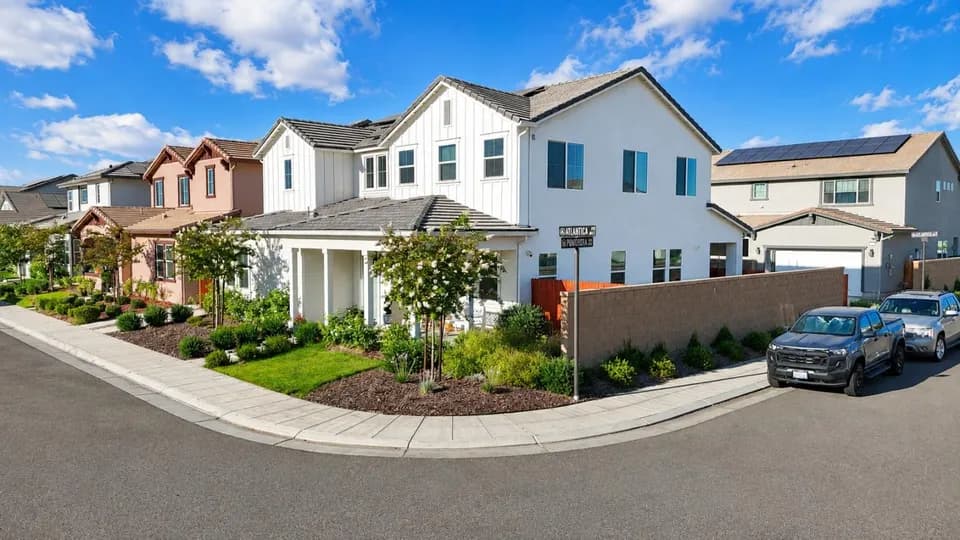 411 S Atlantica Dr, Madera, CA 93636 listing